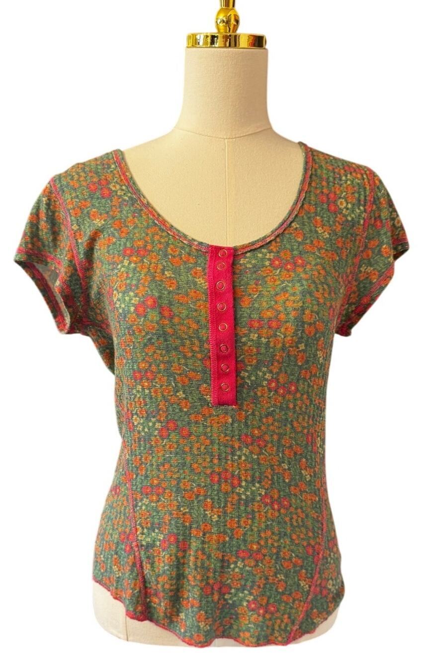 Natural Life Floral Scoop Neck Henley Tee | Green Pink Floral Print | Medium
